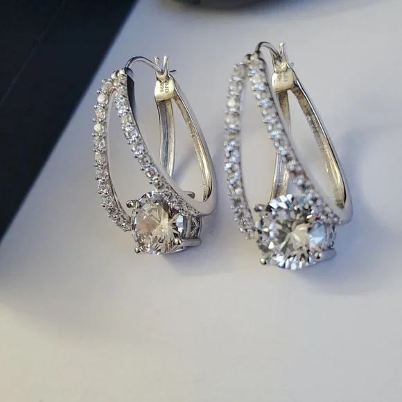 Watch Video / 8 Cttw Solitaire Sterling Silver 925 Hoop Earrings